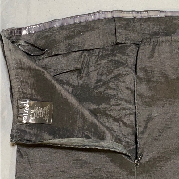 Wet seal size medium.  Mid thigh length. - Picture 3 of 7